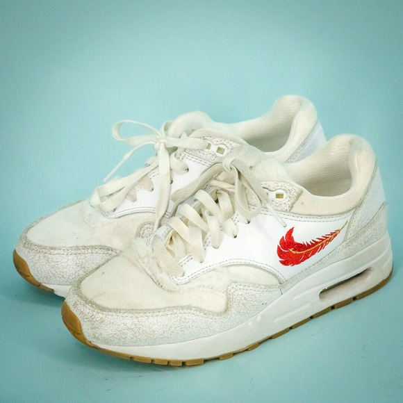 Nike The Bay Size 4 Y Air Max 1 Feather Swoosh Grade School Lace Up Sneakers